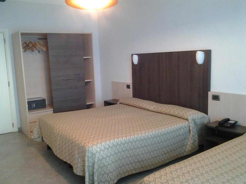 Hotel Lux Modena Luaran gambar