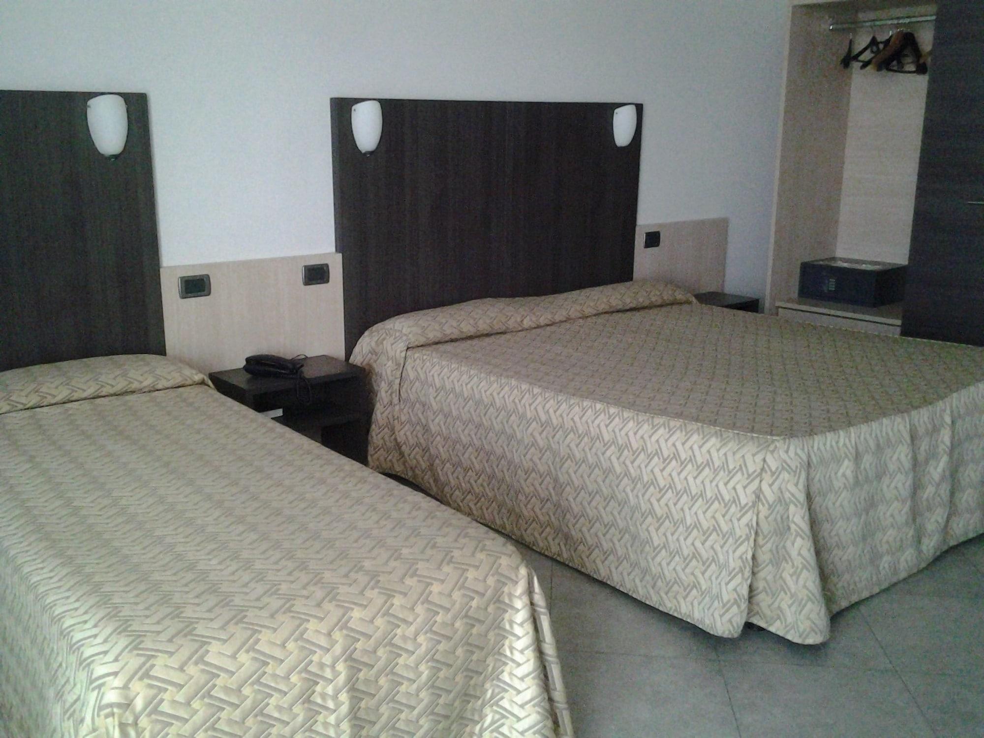 Hotel Lux Modena Luaran gambar