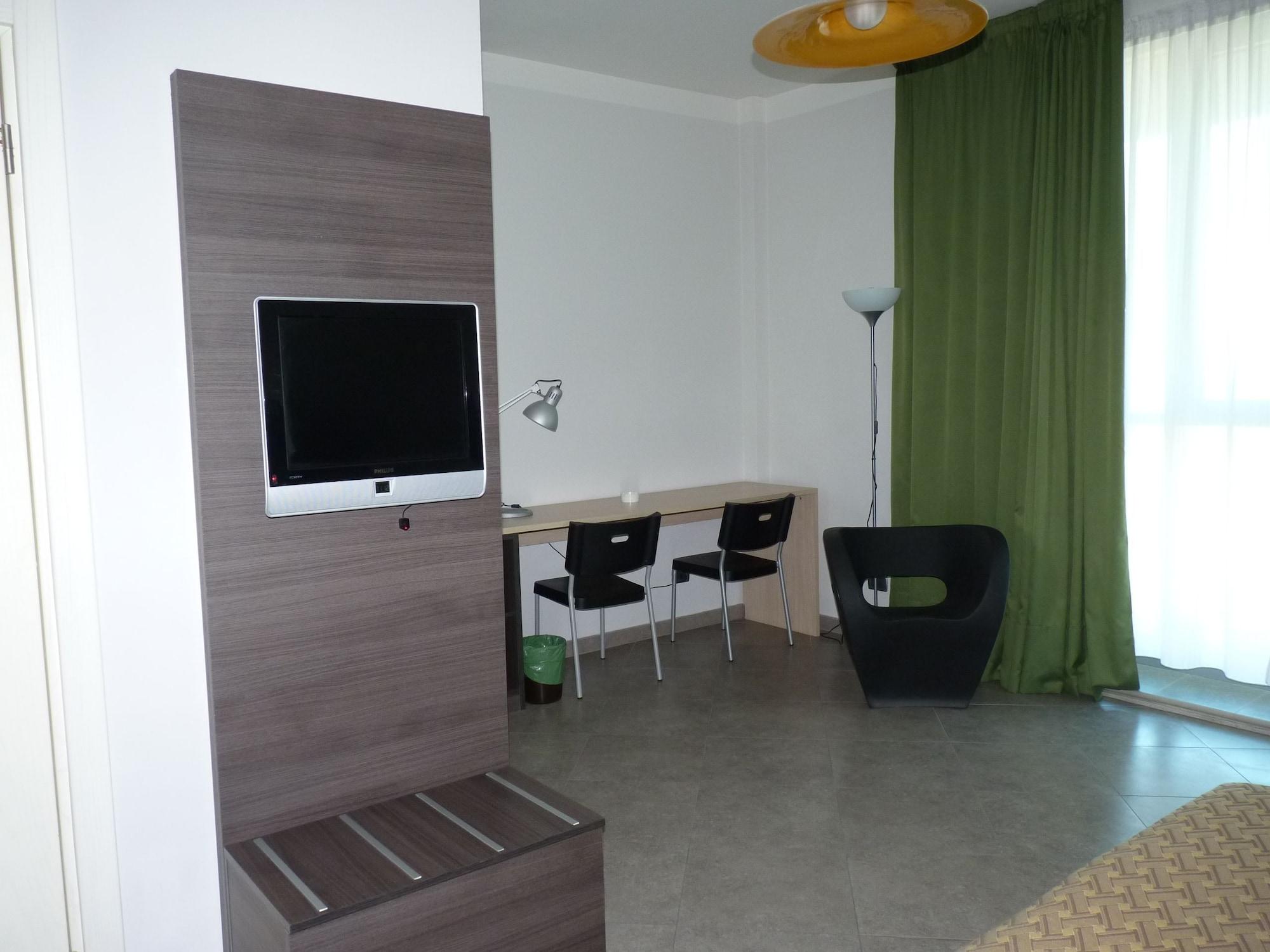 Hotel Lux Modena Luaran gambar