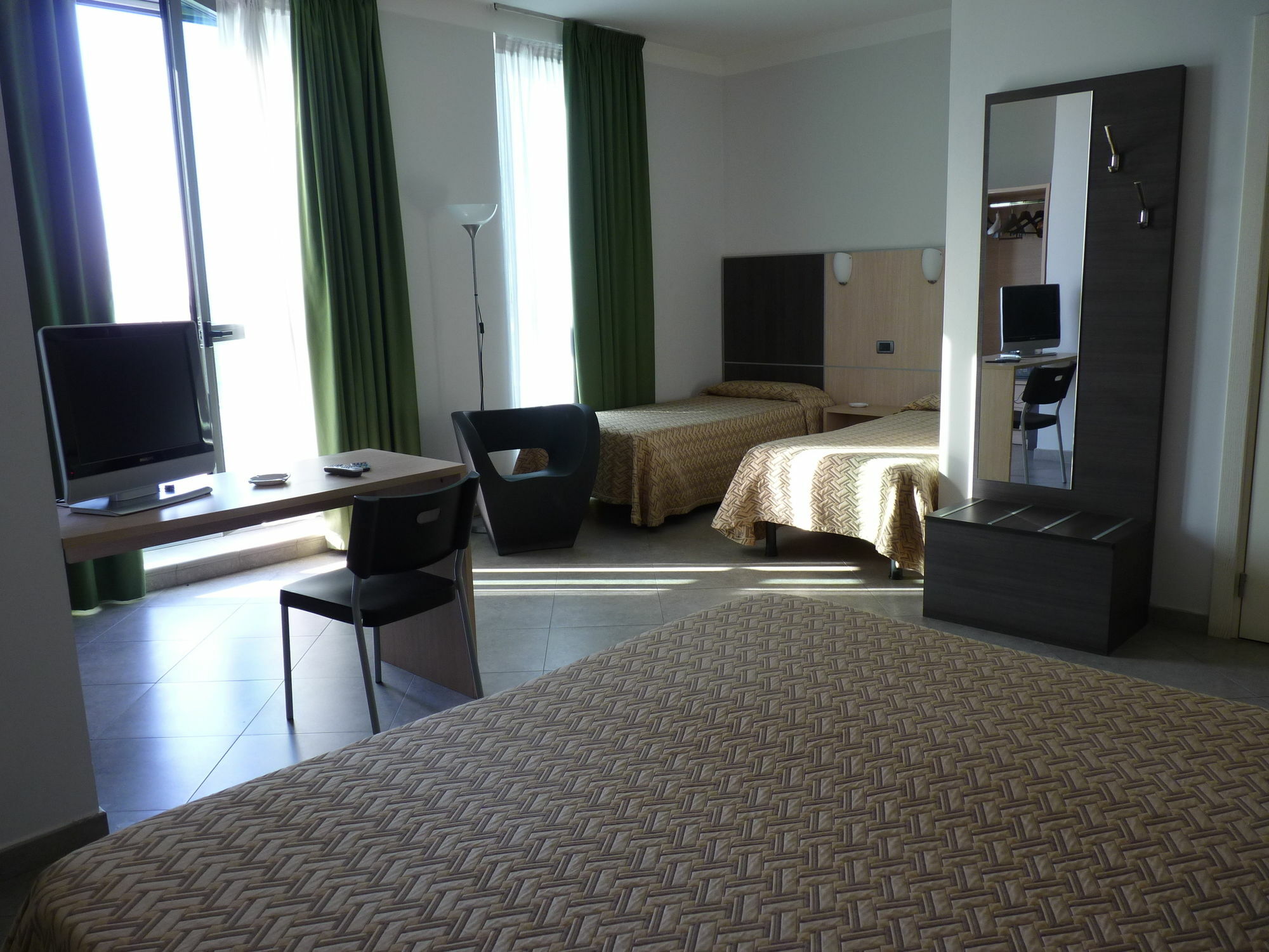 Hotel Lux Modena Luaran gambar