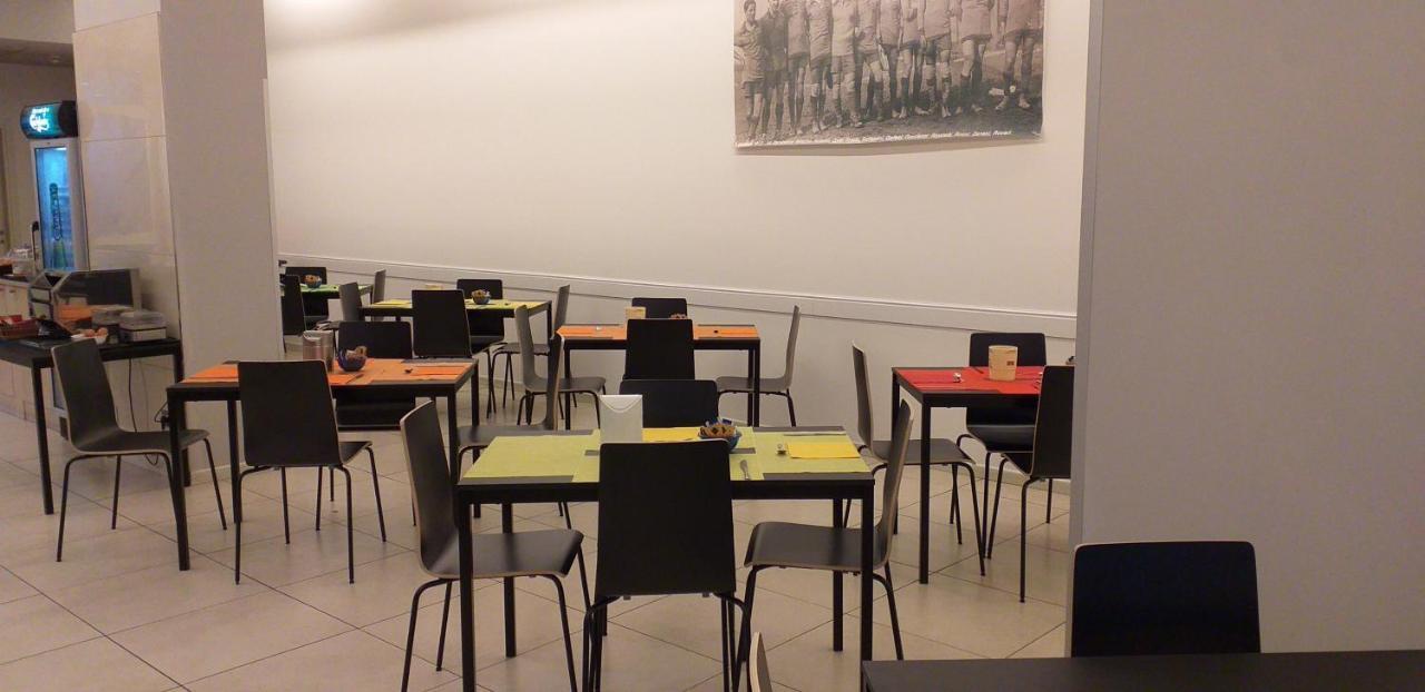Hotel Lux Modena Luaran gambar