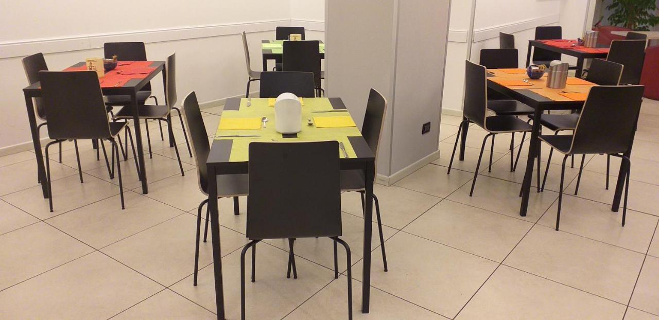 Hotel Lux Modena Luaran gambar