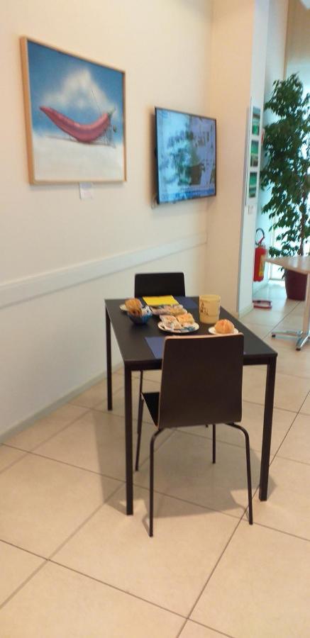 Hotel Lux Modena Luaran gambar